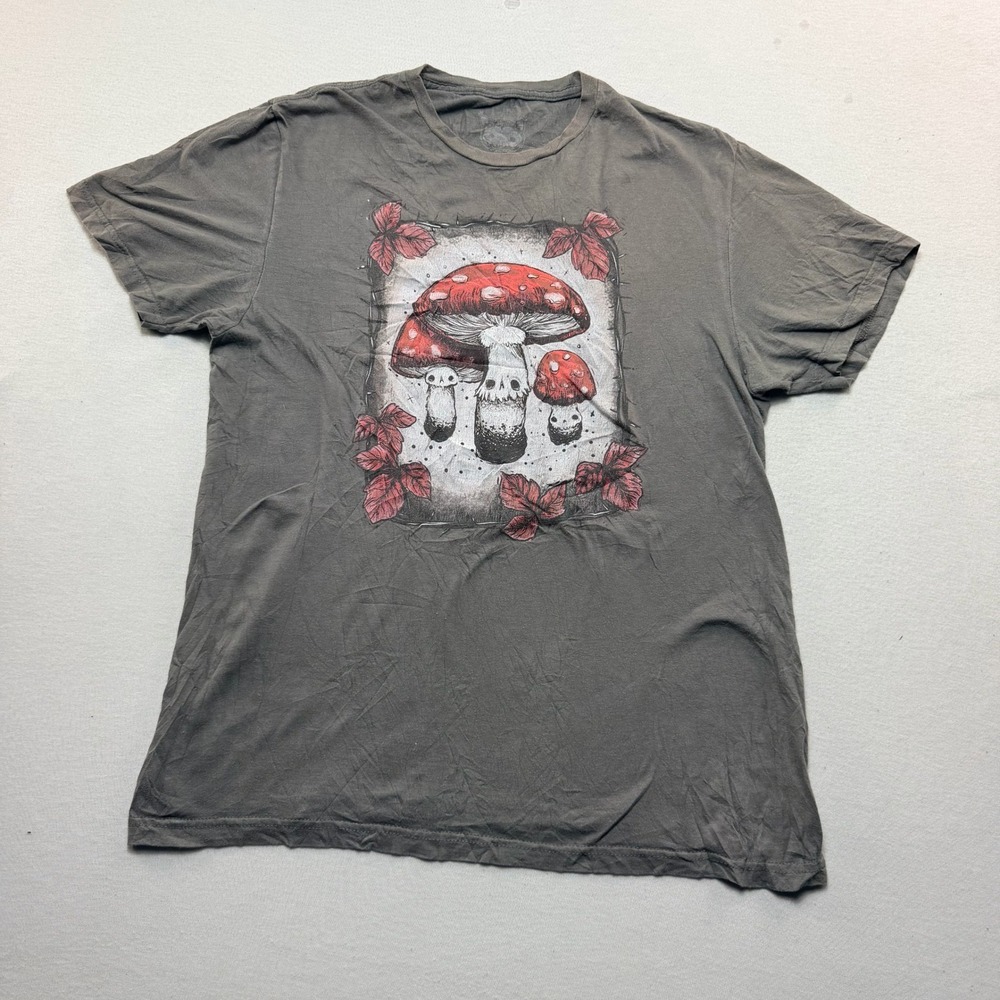 Stephanie Bayles T-Shirt Men Medium Gray Excellent Mushroom Skull Graphic Tee